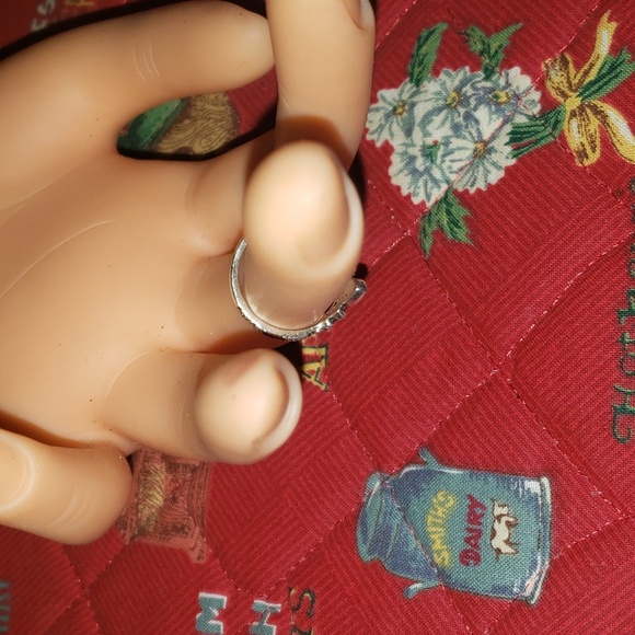 Silver Ring - Picture 3 of 3